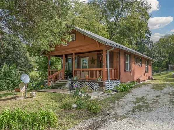 10801 SW Bluff Rd, Saint Joseph, MO 64504