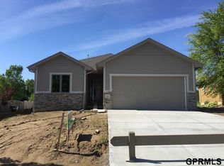 14424 Read St, Bennington, NE 68007