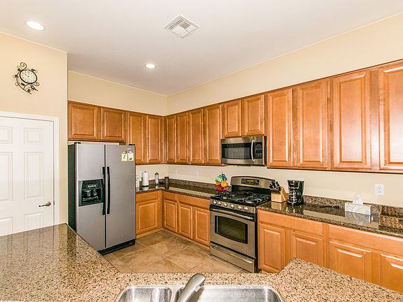 4th image of 43958 W McClelland Dr