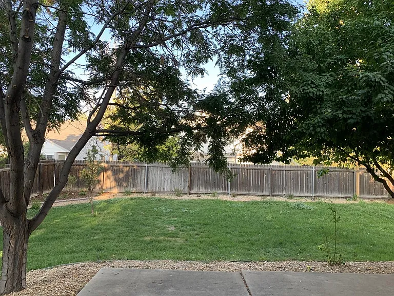 2106 Laramie Ct — Photo 17