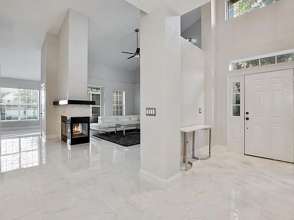 4th image of 7426 Green Tree Dr #113