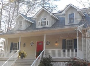 698 Wilton Creek Rd, Hartfield, VA 23071