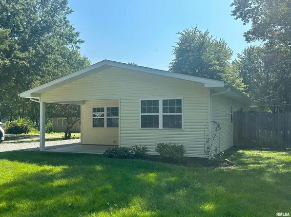 409 E Logan St, De Soto, IL 62924