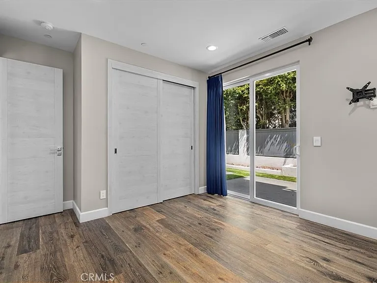2415 Carnegie Ln #C — Photo 29