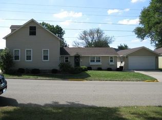 128 E Court St, Hennepin, IL 61327