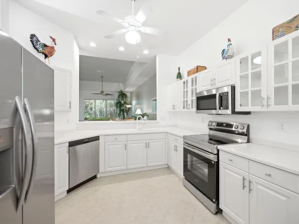 8206 Sanctuary Dr APT 1, Naples, FL 34104