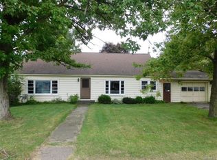 11309 Ridge Rd, Medina, NY 14103