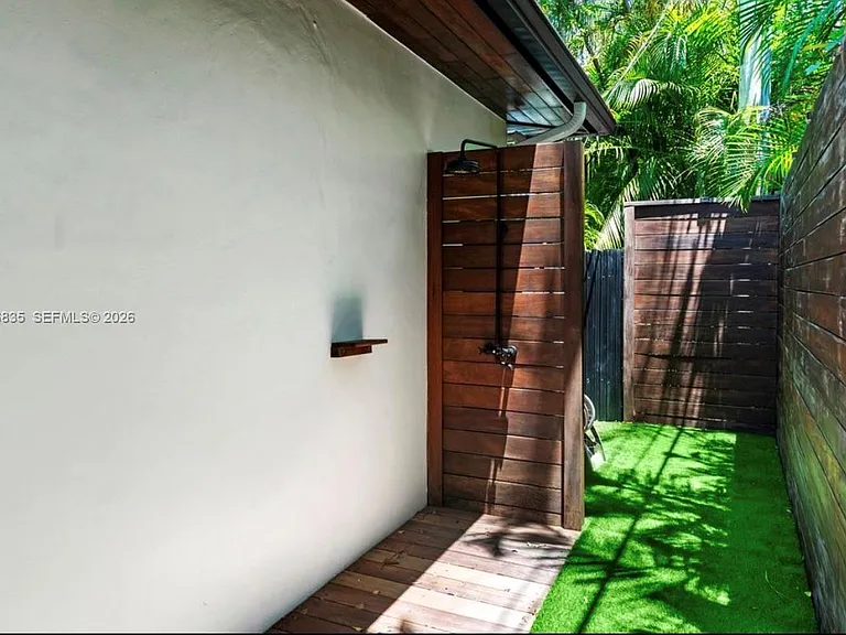 5711 Michelangelo St — Photo 10