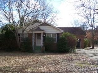 124 Sand Rd, Columbus, MS 39702