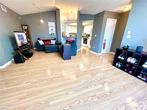 Living dining area