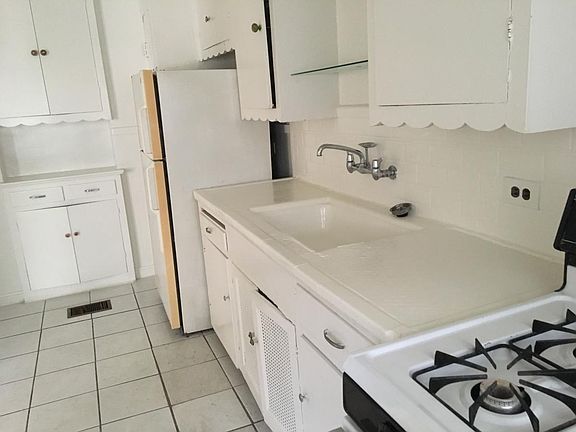 2nd image of 146 Harrigan Ct APT 1