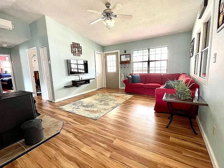 562 Jakes Mountain Rd — Photo 8