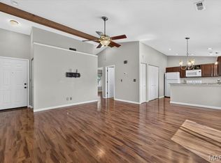 904 Sugar Lake Ct UNIT 7, Saint Peters, MO 63376