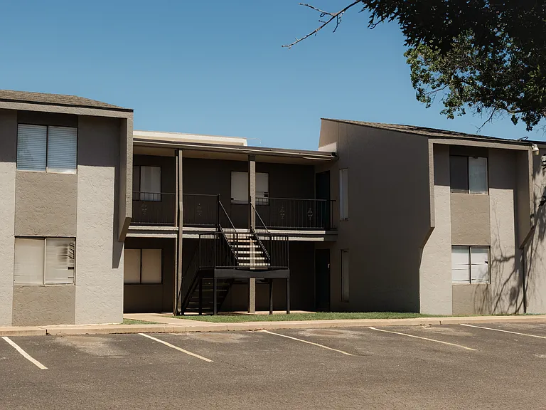 Wildewood Apartments — Photo 9