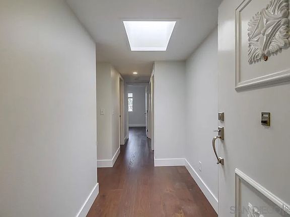 4th image of 370 Rosecrans St APT 305