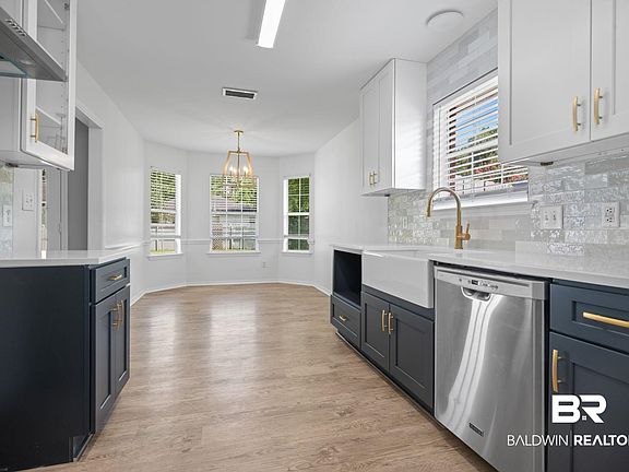 4th image of 1875 Woodcrest Ct