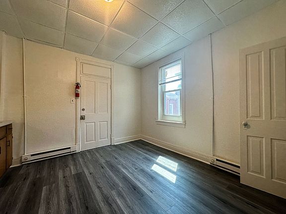 3rd image of 736 Lehman St #2