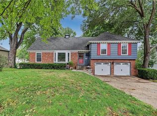 9147 Westbrooke Dr, Overland Park, KS 66214