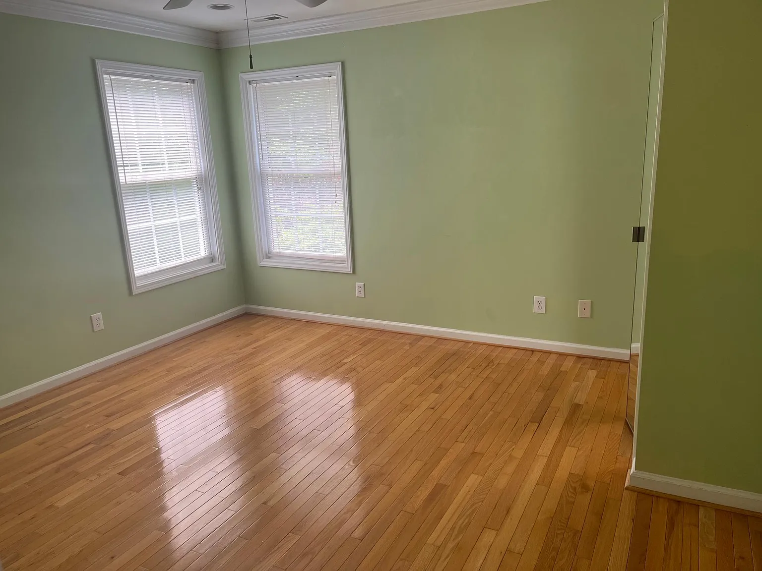 4 bed, 2355 sqft, $2,660 — Photo 4