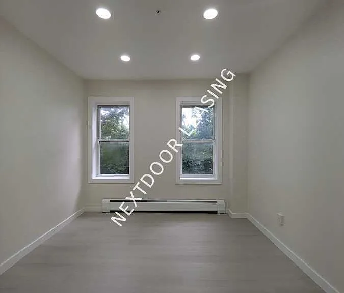 346 Princeton Ave #3M — Photo 8
