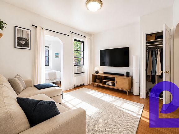 2nd image of 44 Downing St APT 3D
