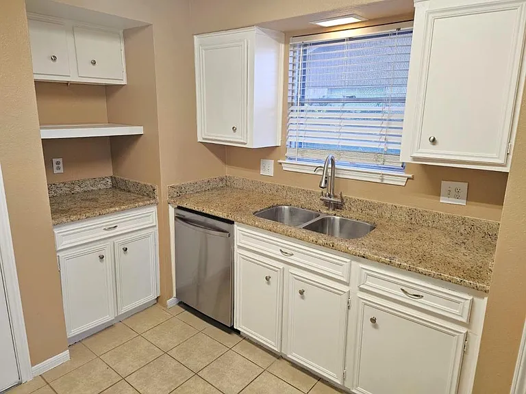 2327 Shadbury Ct — Photo 14