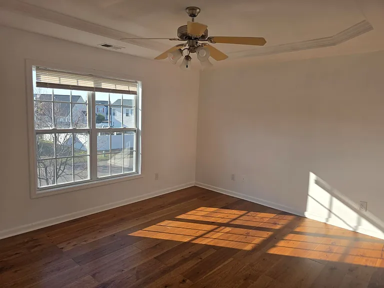 143 Bennington Dr — Photo 25