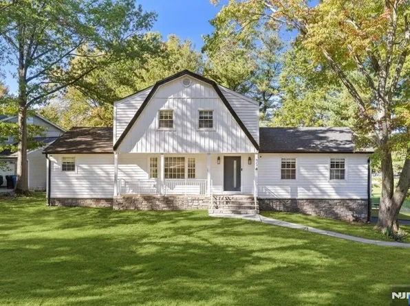 314 Ross Rd, Paramus, NJ 07652