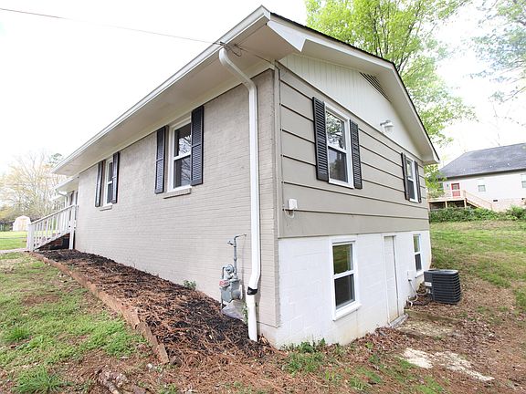 4th image of 1114 Edgewood Dr NW
