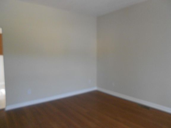 5th image of 4238 Holston Dr