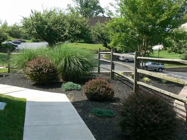 1302 Valley Dr, West Chester, PA 19382