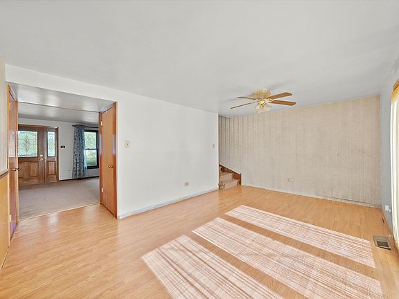 3rd image of 13527 S Mackinaw Ave