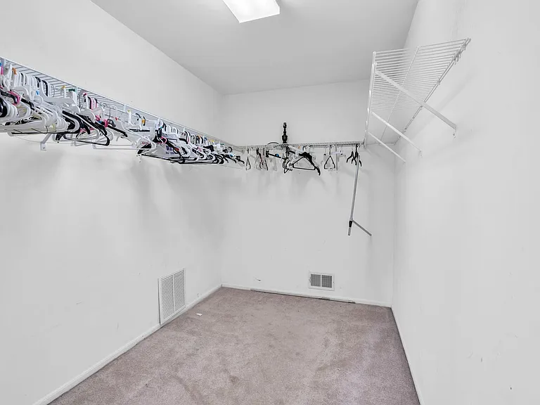 6 Marybeth Ct — Photo 33