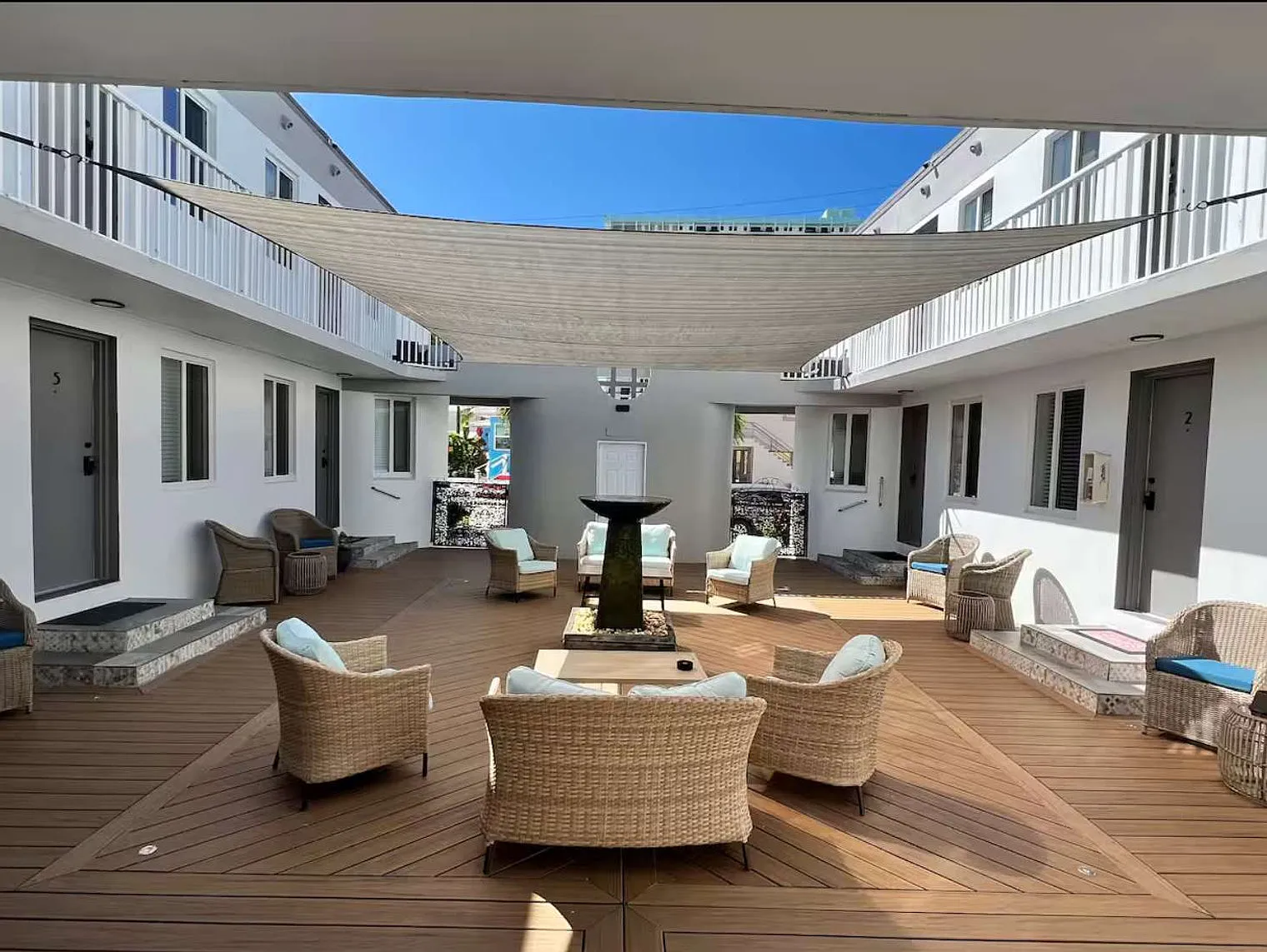 1 bed, 1.0 bath, 592 sqft, $2,623 — Photo 4