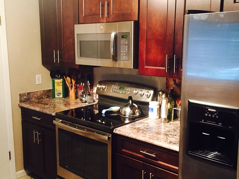 1st image of 2423 Lake Talmadge Dr