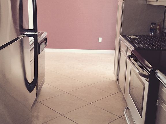 575 Langham-Kitchen View_12012015