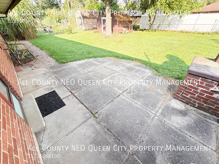 3692 Elmira Dr — Photo 22