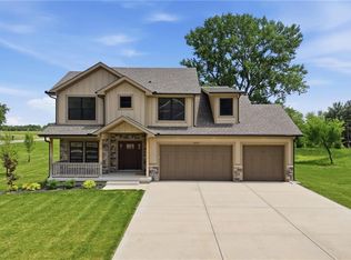 13525 Oakridge Dr, Kearney, MO 64060