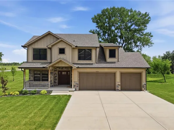 13525 Oakridge Dr, Kearney, MO 64060