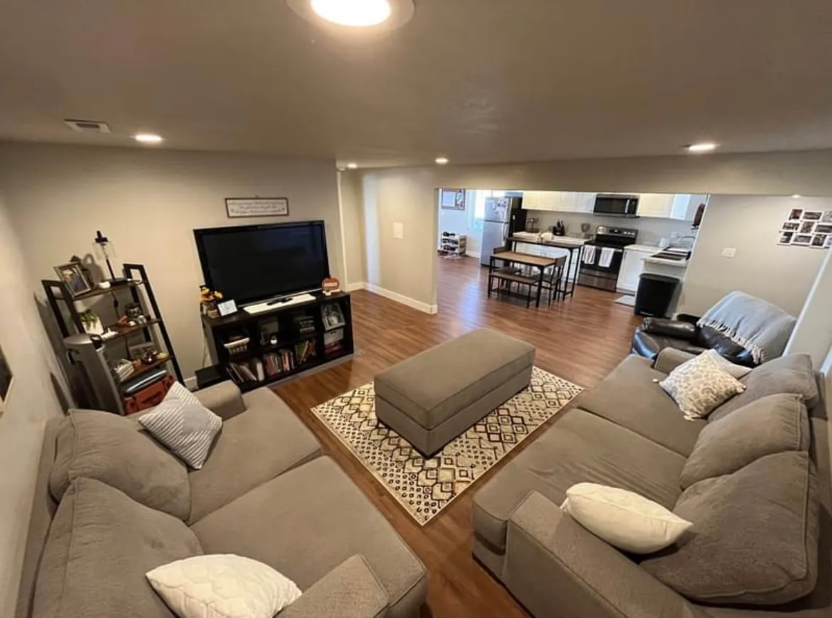 1 bed, 1100 sqft, $1,100 — Photo 4