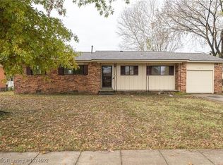 7800 Hermitage Dr, Fort Smith, AR 72908