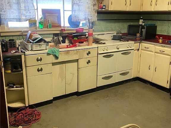 4th image of 68 W Chalmers Ave