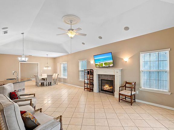 5th image of 16 Camellia Cir