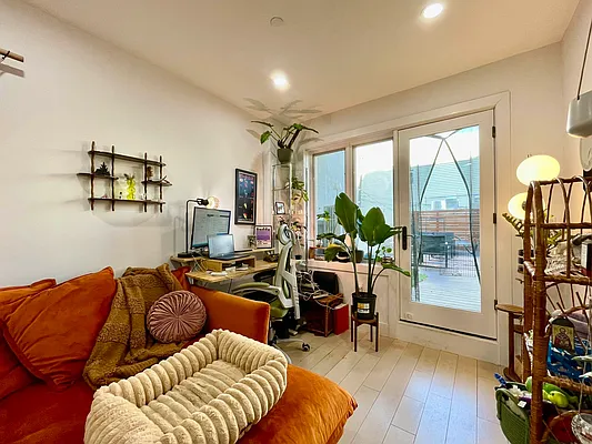 Rented by Oxford Property Group | media 7