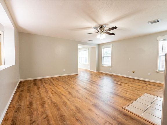 3rd image of 7830 Hunters Peak Ln