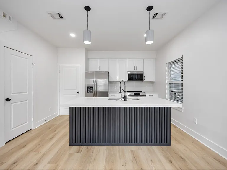 3327 Cornell St #B — Photo 6