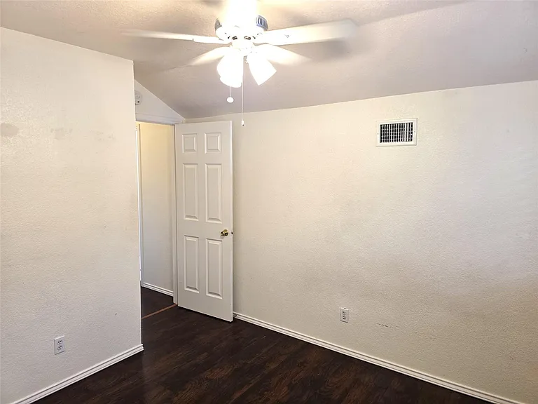 1600 Hollow Tree Blvd — Photo 31