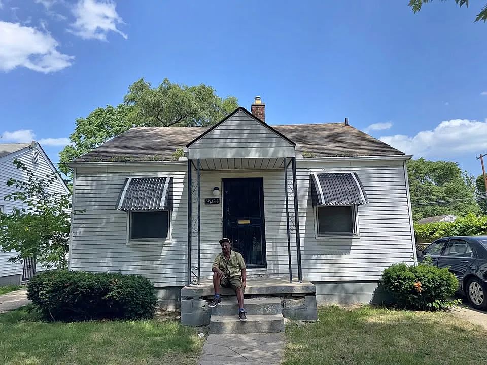 2 bed, 705 sqft, $1,100 — Photo 1