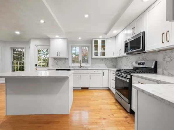 772 Main St #2, Wakefield, MA 01880