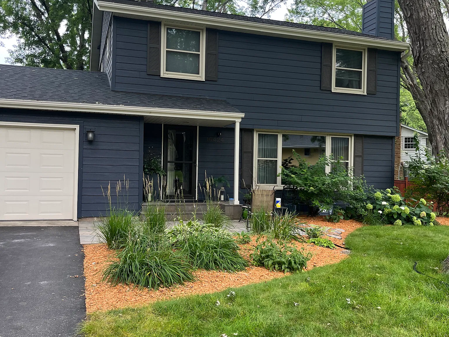 3 bed, 1.5 bath, 1827 sqft, $2,950 — Photo 1